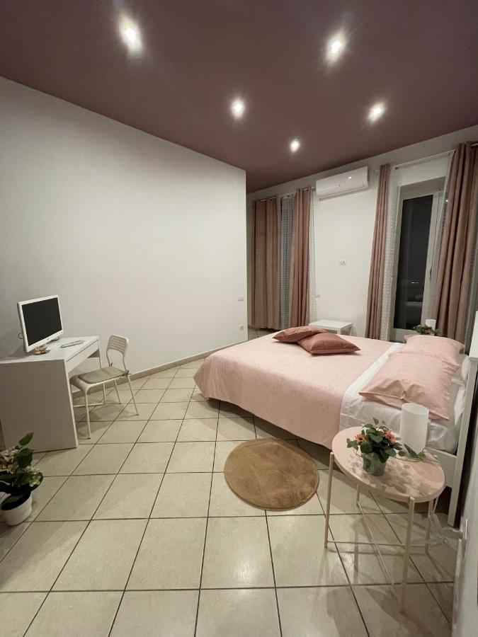 Napule E ... Hotel Naples Exterior photo